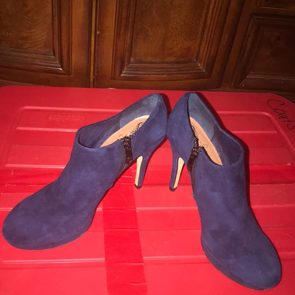 Shoes - Picture 2 of 5
